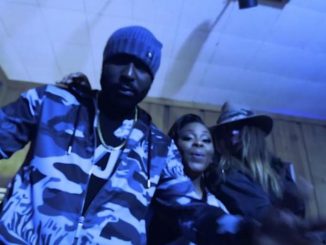 Billy Ray Cyrus Ft. Young Buck – Blue Christmas