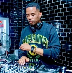 DJ Stokie – Between Friends Amapiano Mix